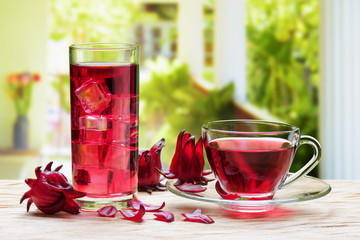 Cup of hot hibiscus tea and the same cold drink