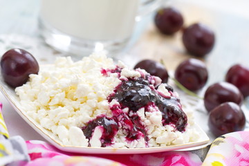 Cottage cheese with cherry jam