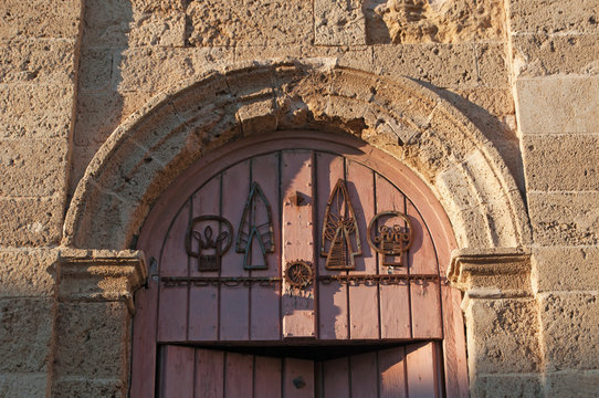 Israele: la porta decorata della Torre dell'orologio della città vecchia di Giaffa il 31 agosto 2015.  È una delle sette Torri dell'orologio costruite in Palestina durante il periodo ottomano 