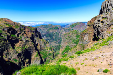 Fototapeta na wymiar View over the mountains of Pico Do Arieiro, Madeira, Portugal