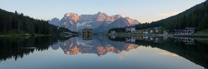 Acrylglas douchewanden met foto Dolomieten zomerscène op het meer van Misurina, Dolomieten Alpen, Italië