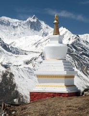 buddhist stupa and mount Khangsar Kang, Annapurna range