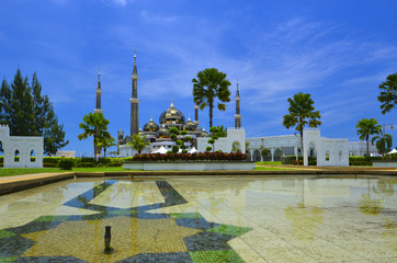 Obraz premium Crystal Mosque in Kuala Terengganu, Terengganu, Malaysia 