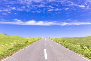 美瑛・パッチワークの路の農道