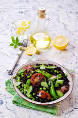 Salad with black rice