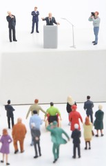 comizio elettorale in miniatura