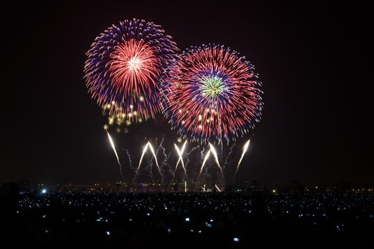 「煙花」の写真素材 | 475,314件の無料イラスト画像 | Adobe Stock