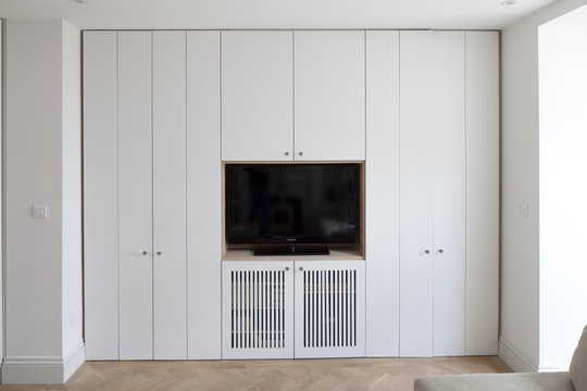 Renovated House in Tooting, London. Part of the Totterdown Estate constructed between 1903-1911. Built in cupboards and t.v.