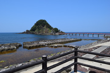 東北の江ノ島  白山島 ／...