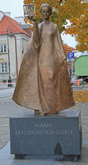 Sculpture of Marie Sklodowska-Curie by polish sculptor Bronislaw Krzysztof