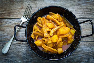 Squid with tomato sauce