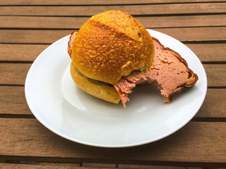 Leberkäsbrötchen