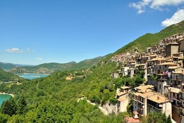 Fototapeta premium Paganico Sabino e Ascrea - Veduta del Lago del Turano - Chieti - Lazio - Italia