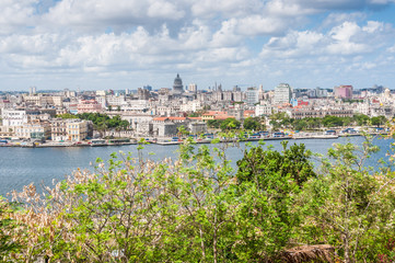 Obraz premium Panoramic view of the cityscape in Havana, Cuba