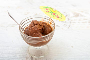 Frozen banana and cocoa yogurt
