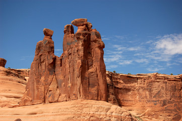 Fototapeta na wymiar The Three Gossips on the Park Avenue and Courthouse Towers trail, Arches National Park
