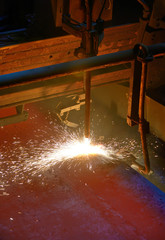 Metal cutting with acetylene