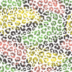 Fototapeta premium Fashionable seamless palm leaves pattern background. Colorful leopard exotic animal print. Vector pattern.