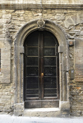 Fototapeta na wymiar Porta antica in legno