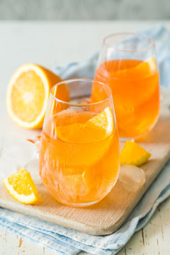 Spitz aperol cocktail in glasses