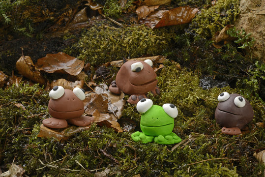 Diorama mit Knet-Fr&ouml;schen