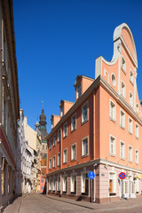 Obraz premium The streets of the Old Town of Riga in spring