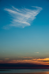 Obraz premium Beautiful seascape sunrise over the countryside