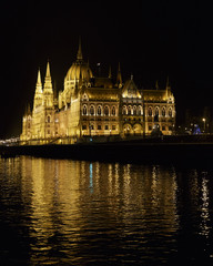 Fototapeta na wymiar Budapest in the nigtht, beside Dunabe river ,winter
