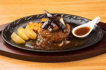 揚げなすのハンバーグ