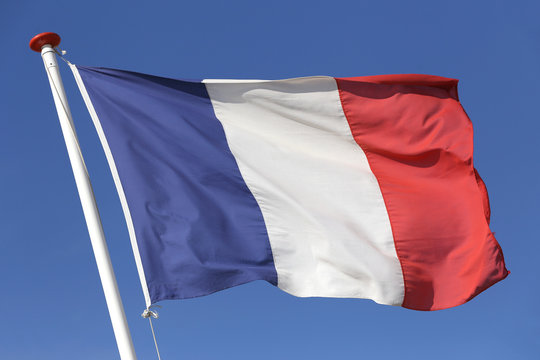 französische Flagge im Wind