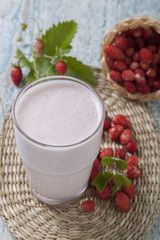 Smoothies of fresh strawberries   .