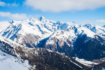 Fototapeta na wymiar View at Grossglockner peak from ski resort Kals-Matrei - beautiful nature and winter sports inAustria. Grossglockner is the highest peak in Austria.