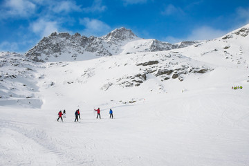 Fototapeta na wymiar Mountain ski resort Molltaler Glacier, Austria - winter sports and beautiful nature.