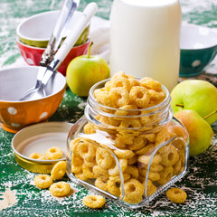 Round dry cereal
