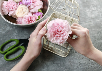 how to make wedding decoration with vintage birdcage and fresh f