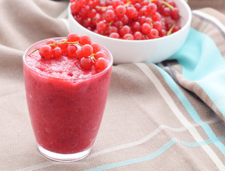 Sorbet aus Johannisbeeren