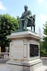 Obraz premium Statue de Louis Pasteur
