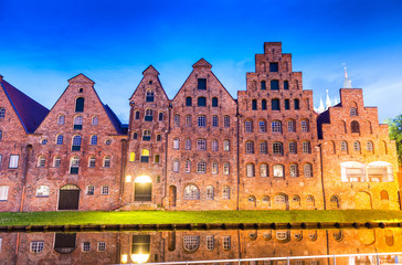 Fototapeta premium Salzspeicher (salt storehouses) of Lubeck at night, Germany. His