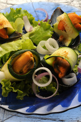 Rolls of zucchini and mussels Involtini di zucchine e cozze Rollos de calabacín y mejillones Bułki z cukinią i małże Cuộn zucchini và trai 西葫芦和贻贝卷 Rollen von rouleaux de und muscheln Cucina italiana © Comugnero Silvana