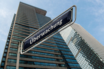 Schild 76 - Überwachung