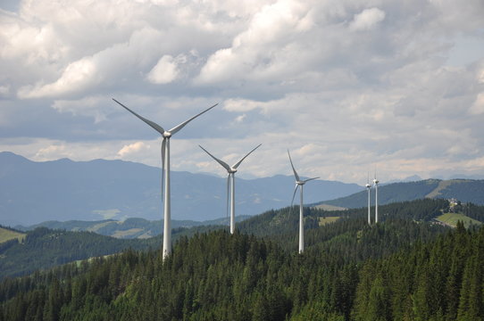 Steiermark, Stubalpe, Alm, Pferdeweide, Windkrafträder, Lifttrasse, Pass, Ausflugsberg