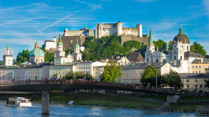 Naklejka premium Salzburger Altstadt im Sommer 