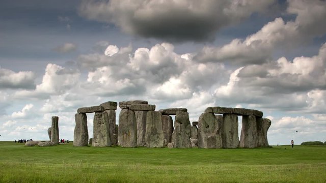 the famous stone henge monument in england