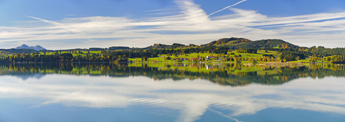 Obraz premium Panorama Landschvon mit Forggensee im Allgäu 
