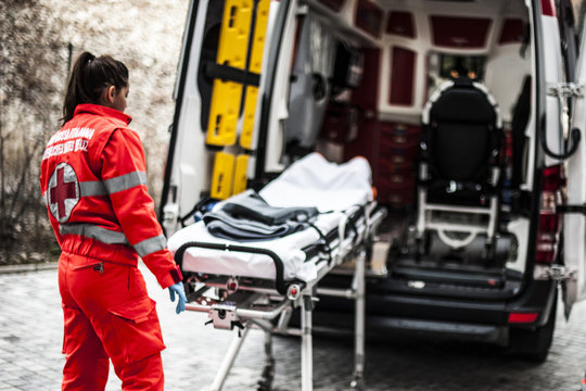 Barella su ambulanza