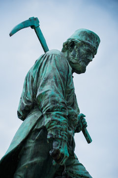 Skulptur Henner