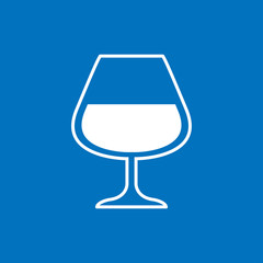 Icono plano copa de coñac color sobre fondo azul