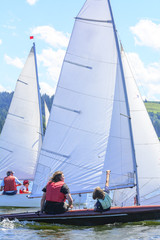 Fototapeta premium Segel an Segel bei einer Regatta