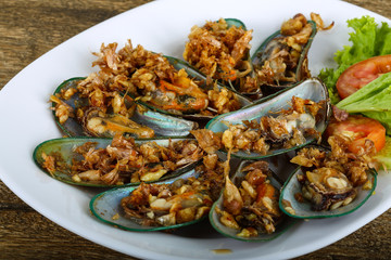 Mussels with garlic