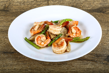 Shrimp and asparagus